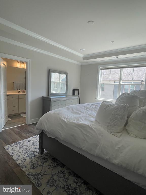 106 DICKENSON DR