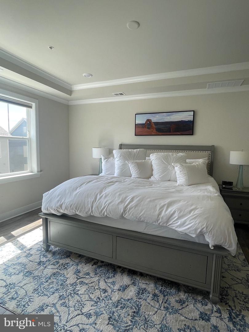 106 DICKENSON DR