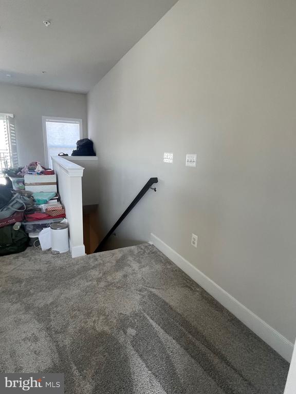 106 DICKENSON DR