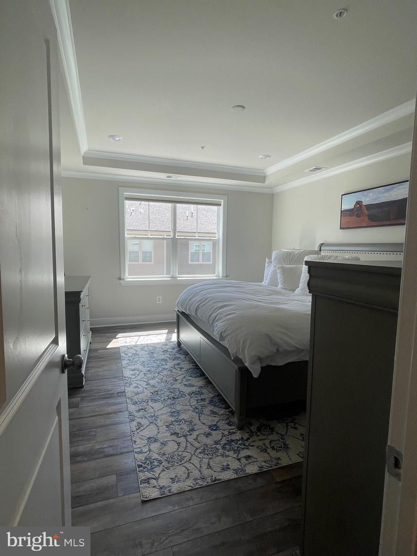 106 DICKENSON DR