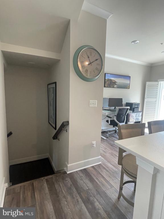106 DICKENSON DR