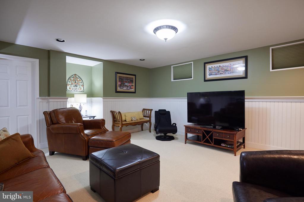17628 Charity Ln