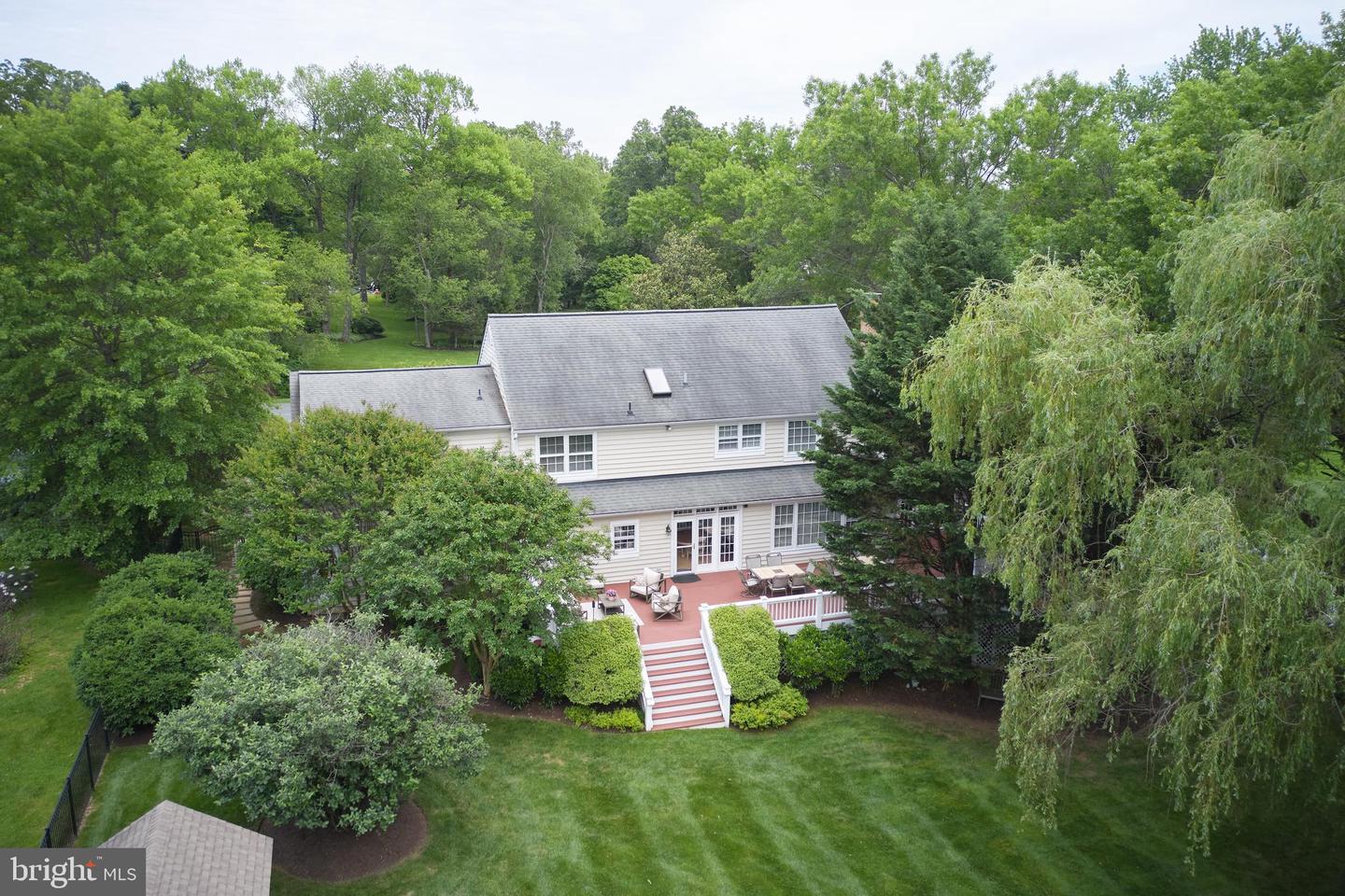 17628 Charity Ln