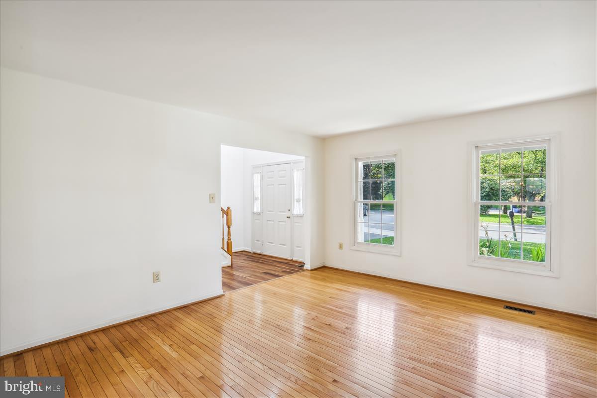 18518 GINGERBREAD LANE