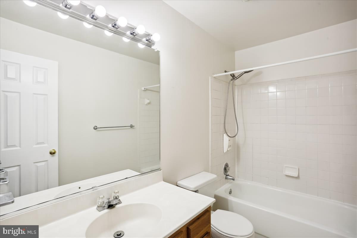 18518 GINGERBREAD LANE