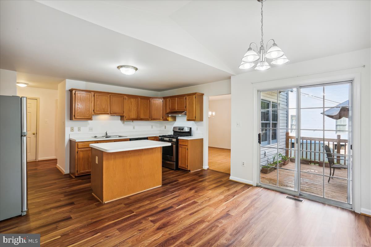 18518 GINGERBREAD LANE