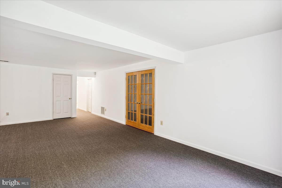 18518 GINGERBREAD LANE