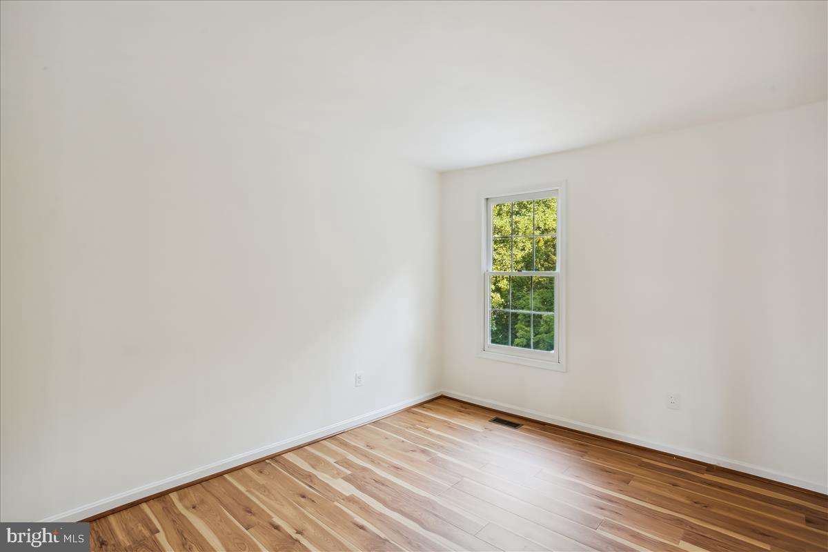 18518 GINGERBREAD LANE