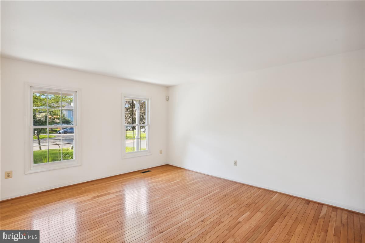 18518 GINGERBREAD LANE