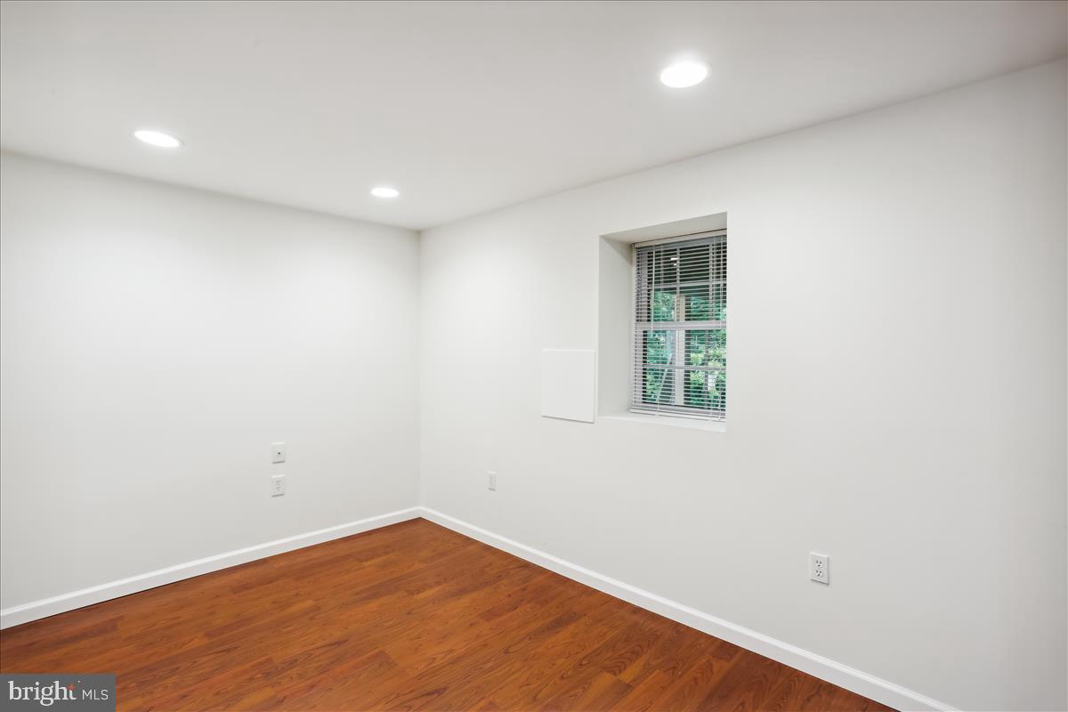 18518 GINGERBREAD LANE