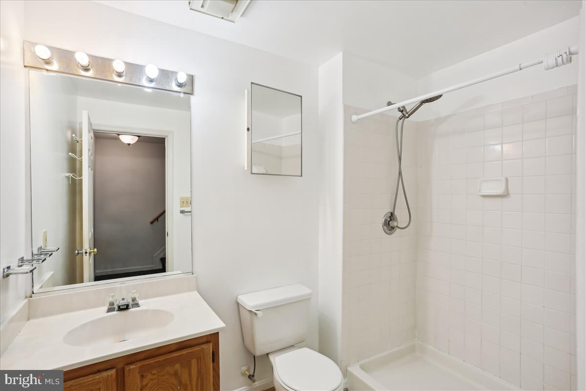 18518 GINGERBREAD LANE