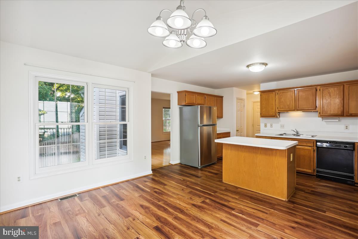 18518 GINGERBREAD LANE