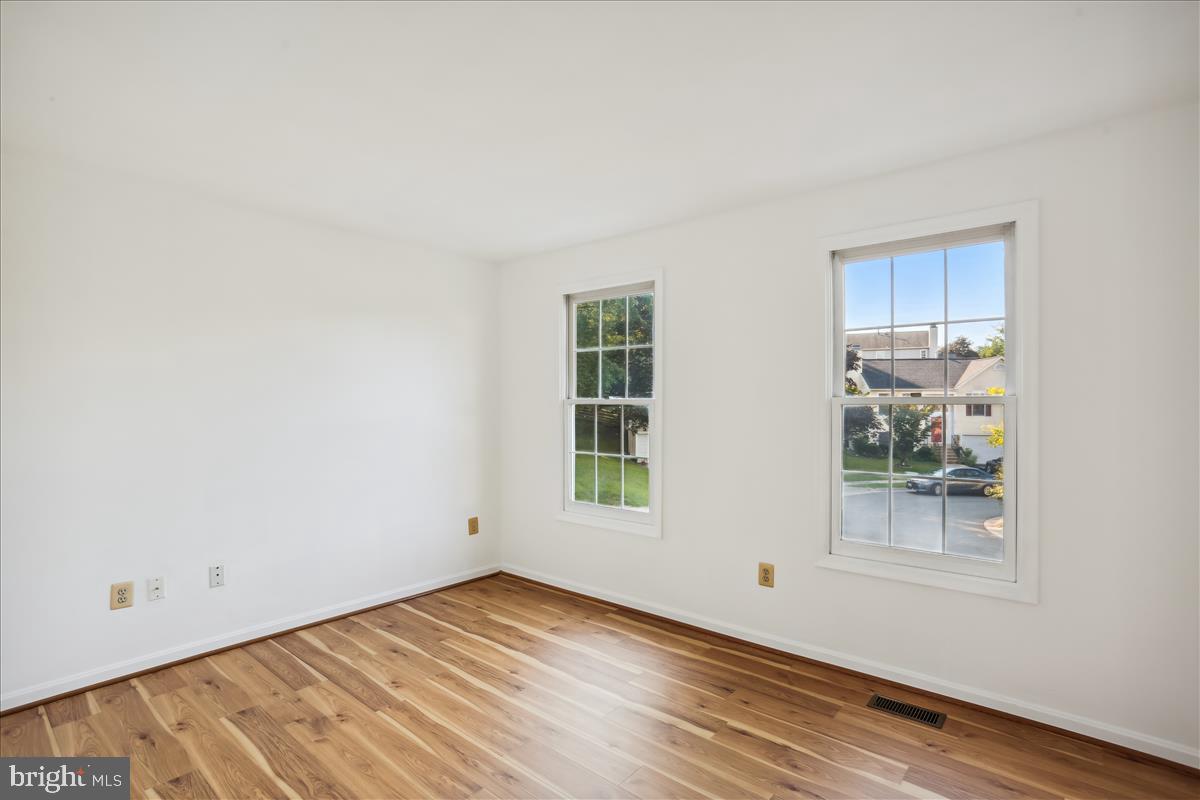 18518 GINGERBREAD LANE