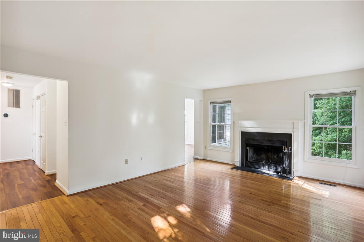 18518 GINGERBREAD LANE