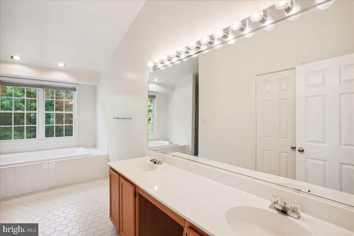 18518 GINGERBREAD LANE