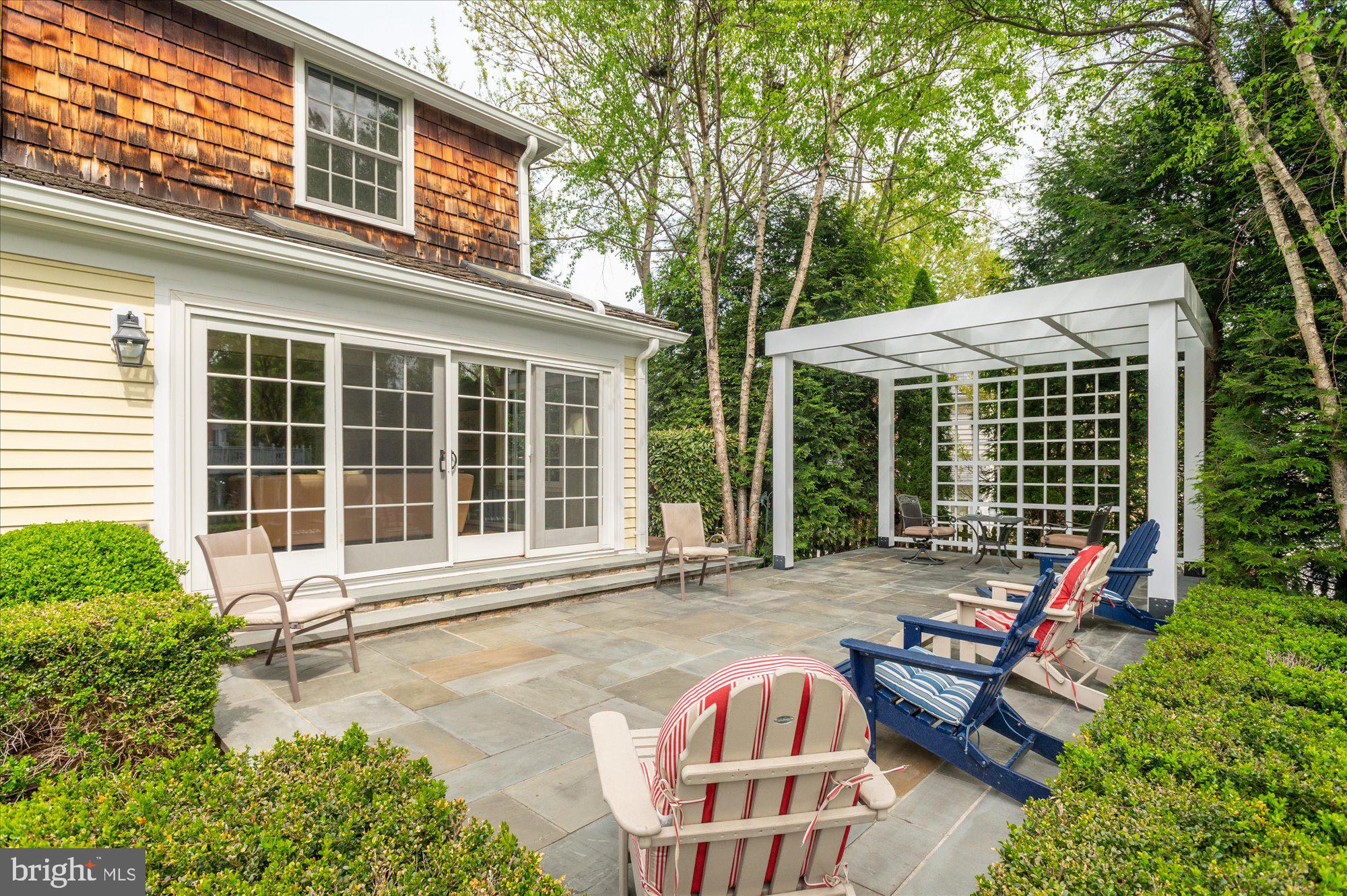 132 UPSHIRE CIRCLE