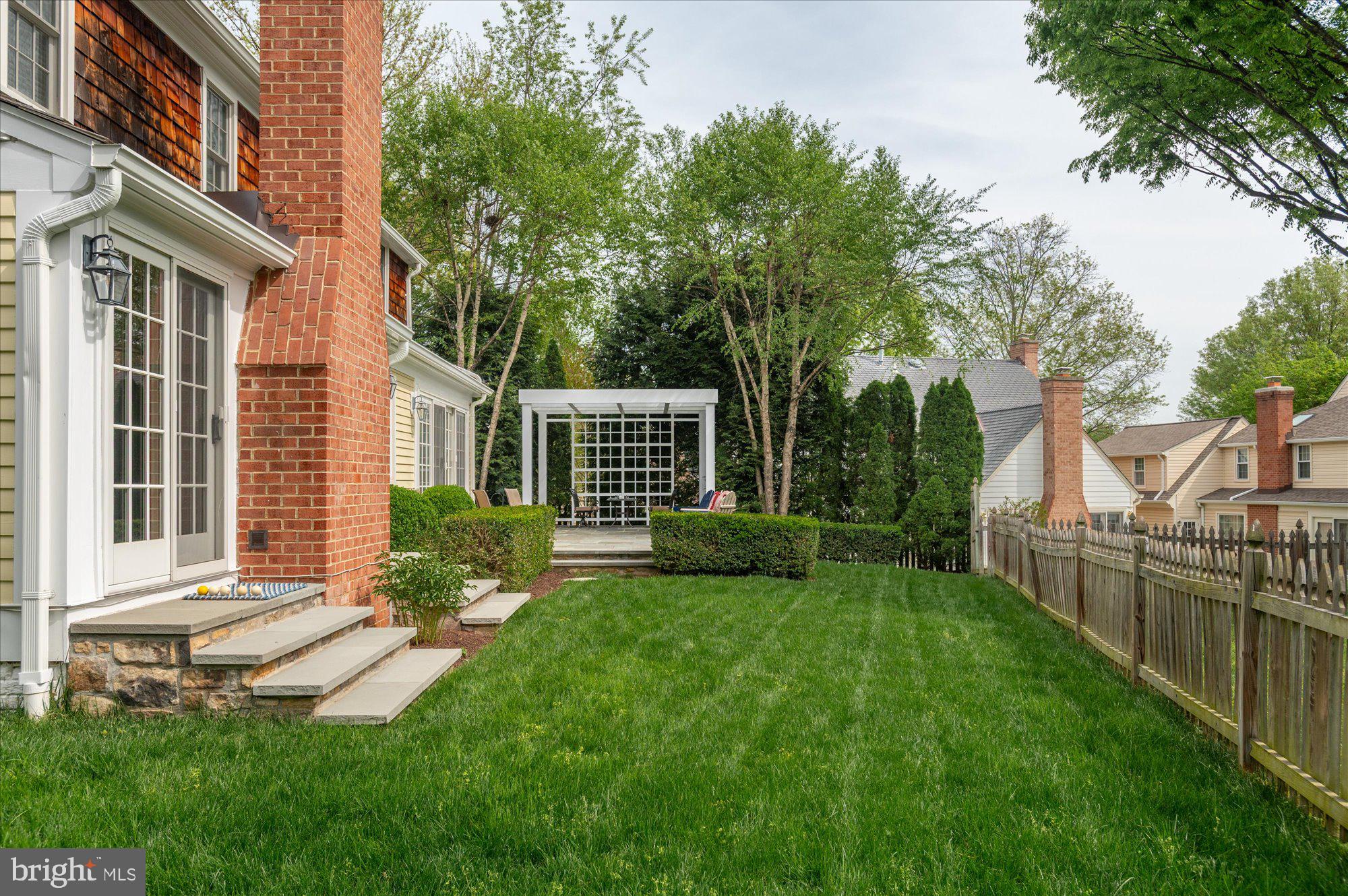 132 UPSHIRE CIRCLE
