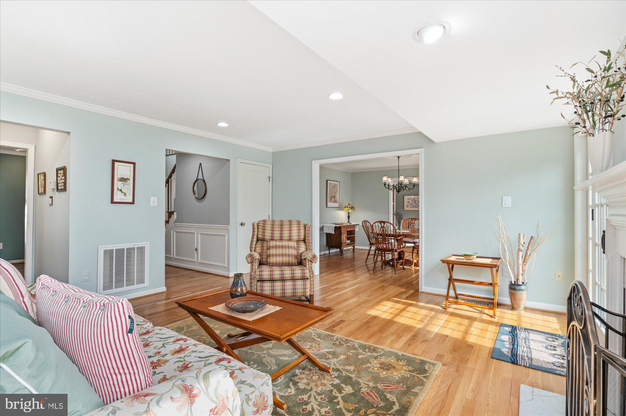 132 UPSHIRE CIRCLE