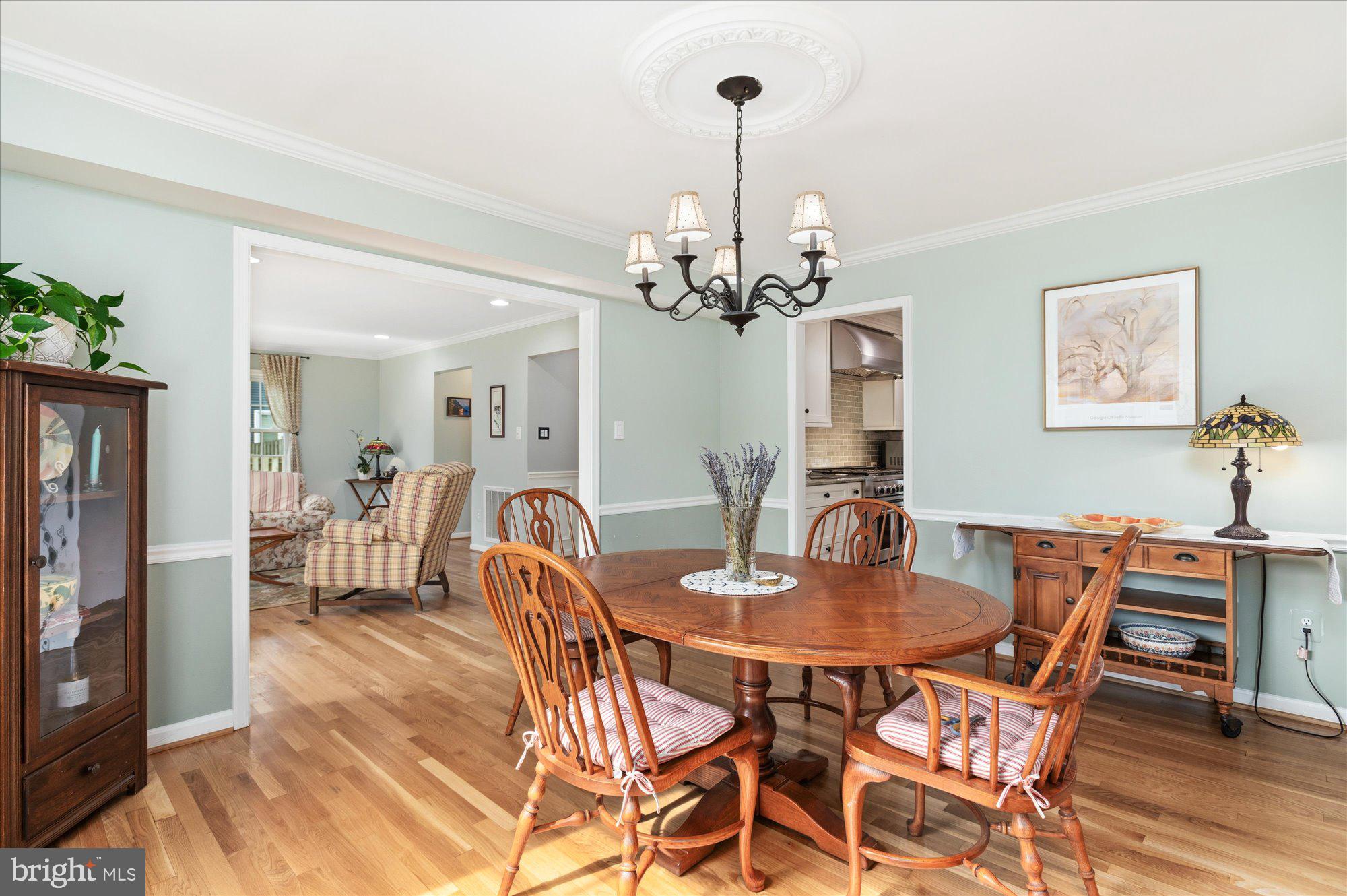132 UPSHIRE CIRCLE
