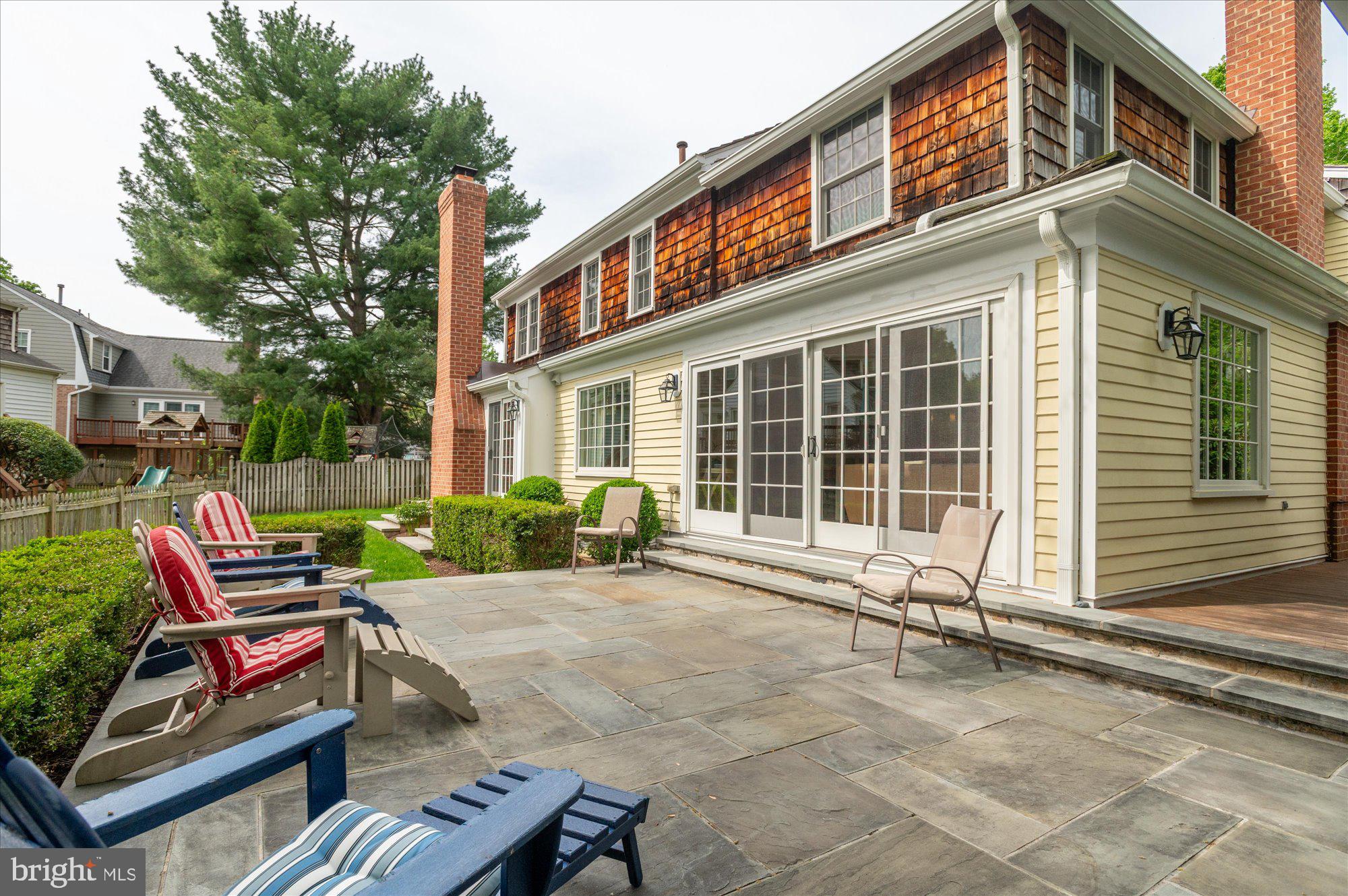 132 UPSHIRE CIRCLE