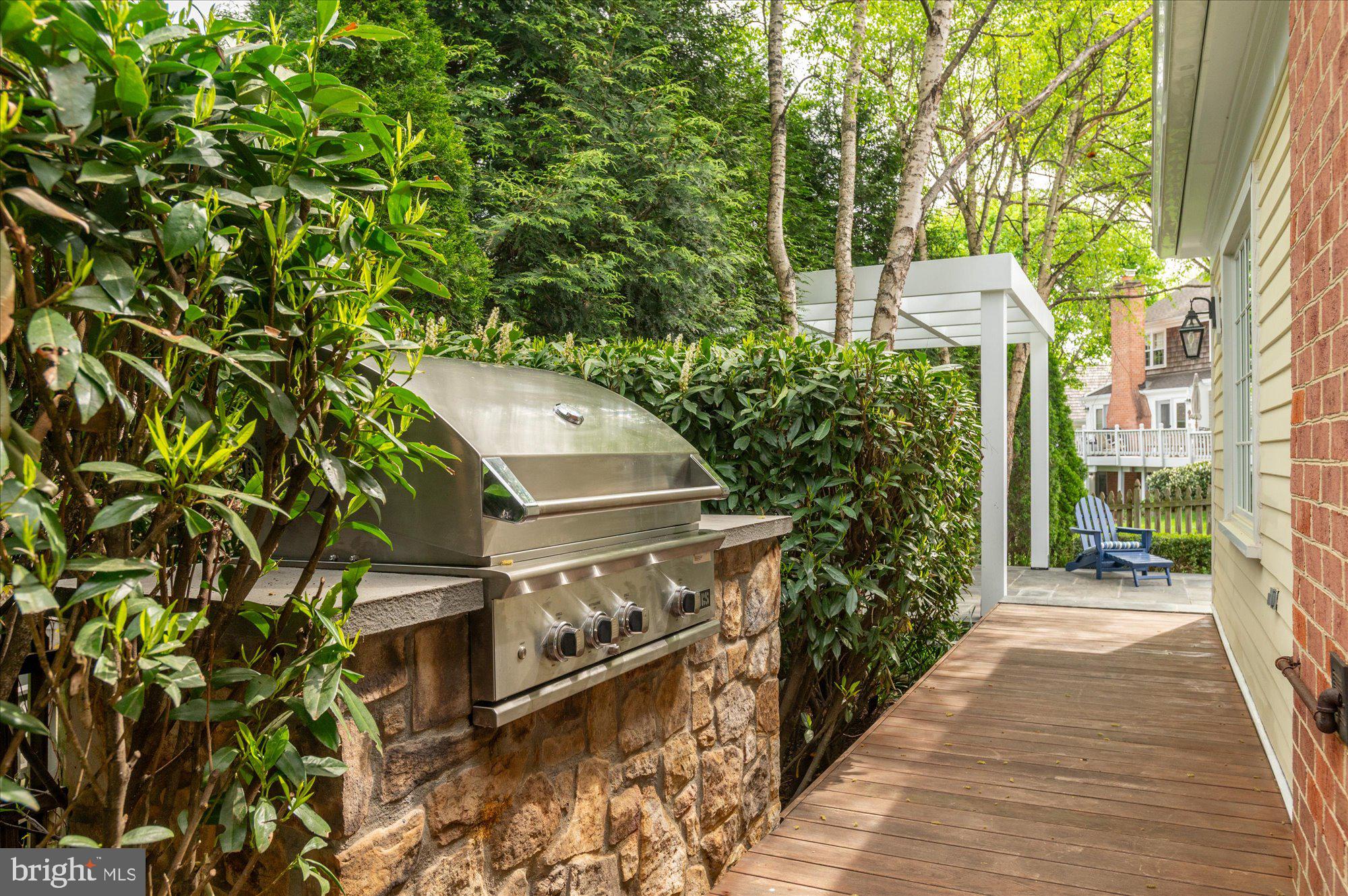 132 UPSHIRE CIRCLE