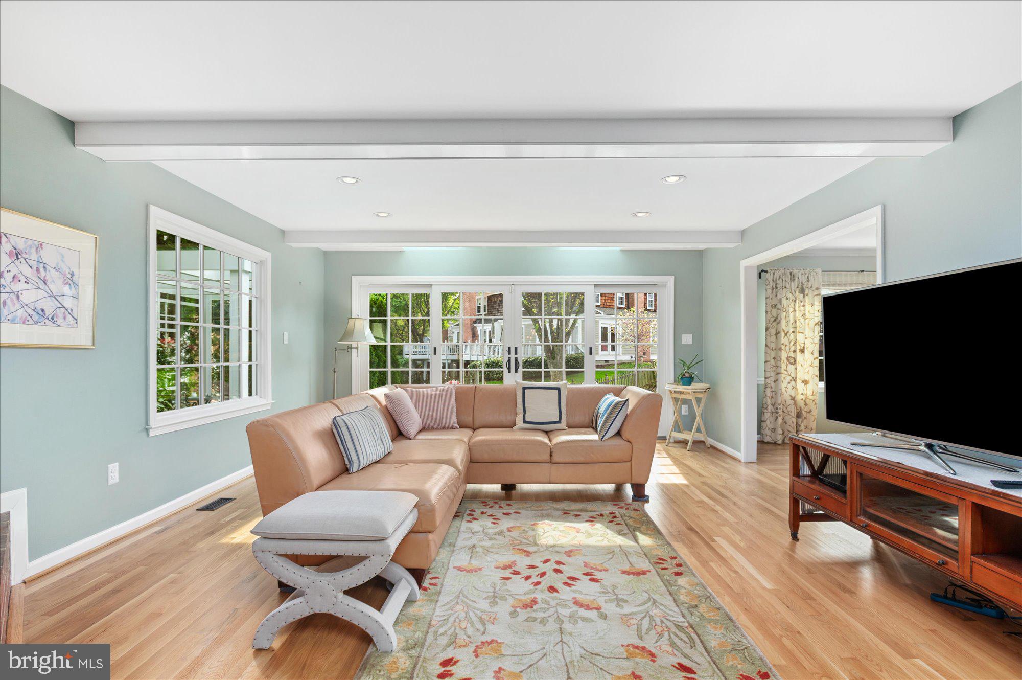 132 UPSHIRE CIRCLE