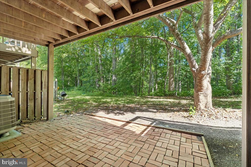 10057 MAPLE LEAF DRIVE