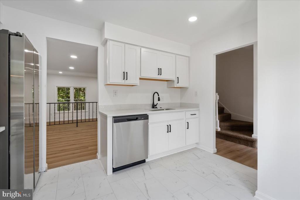10057 MAPLE LEAF DRIVE