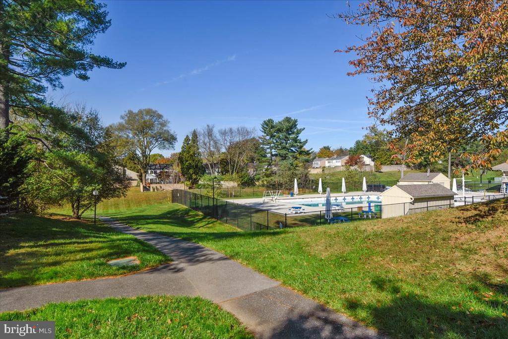 10057 MAPLE LEAF DRIVE