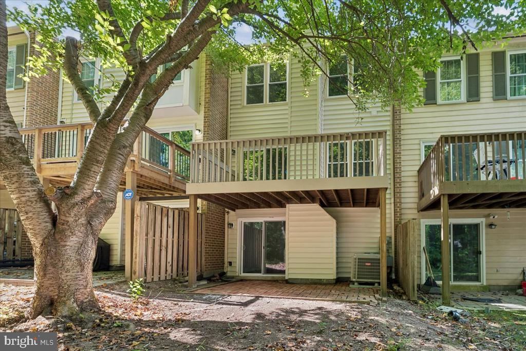 10057 MAPLE LEAF DRIVE