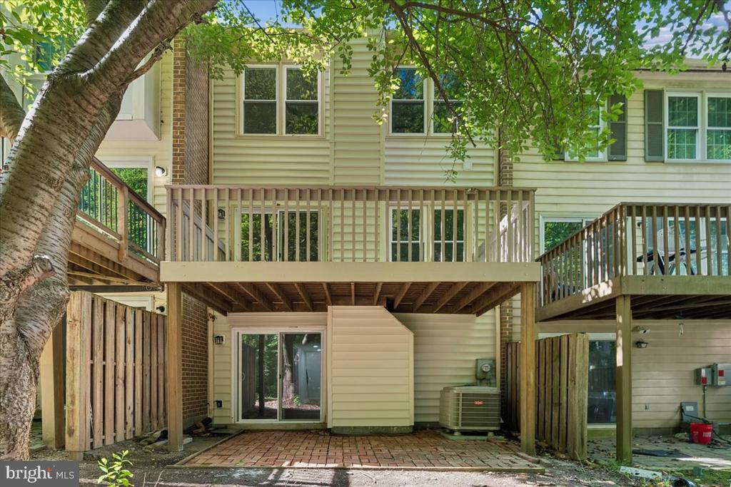 10057 MAPLE LEAF DRIVE