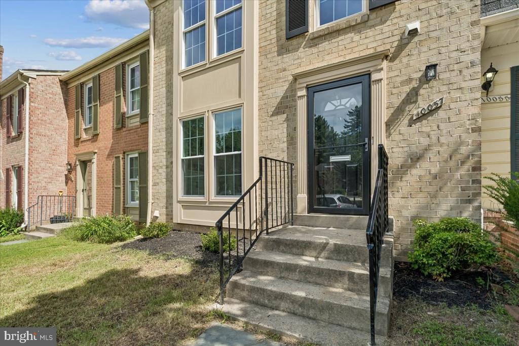 10057 MAPLE LEAF DRIVE