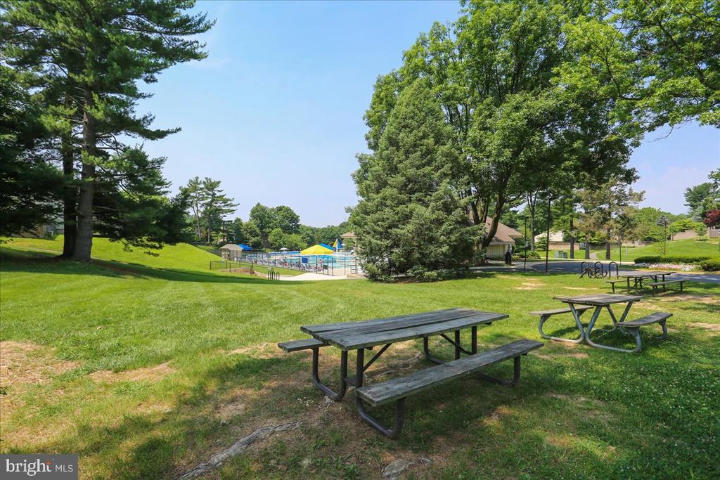 10057 MAPLE LEAF DRIVE