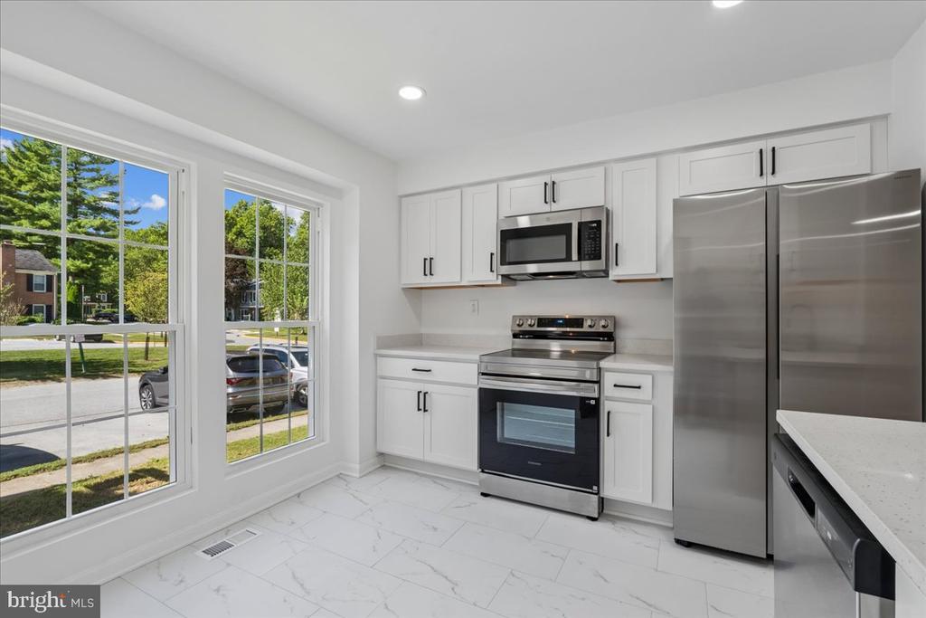 10057 MAPLE LEAF DRIVE