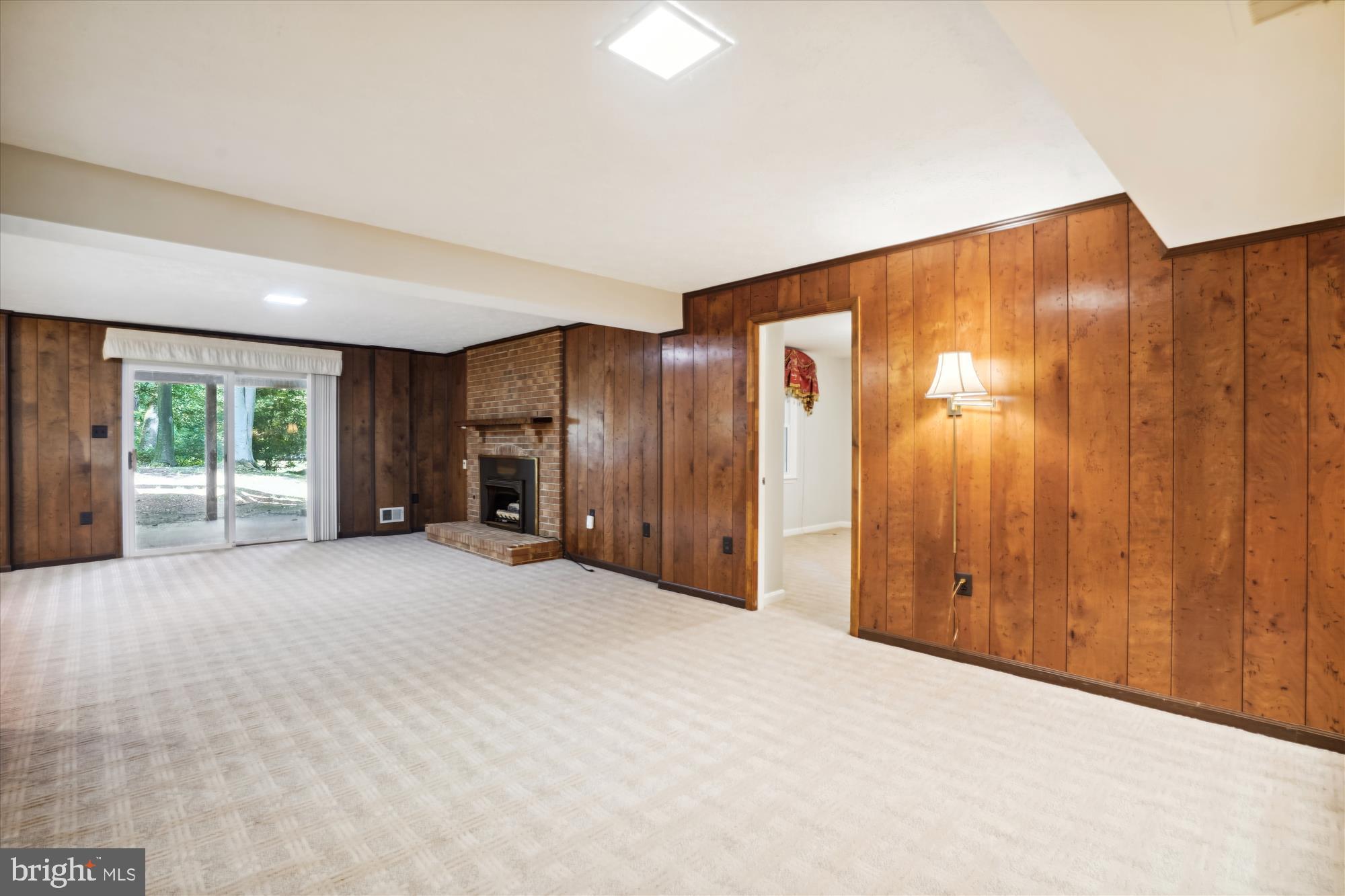 11689 Hollyview Dr
