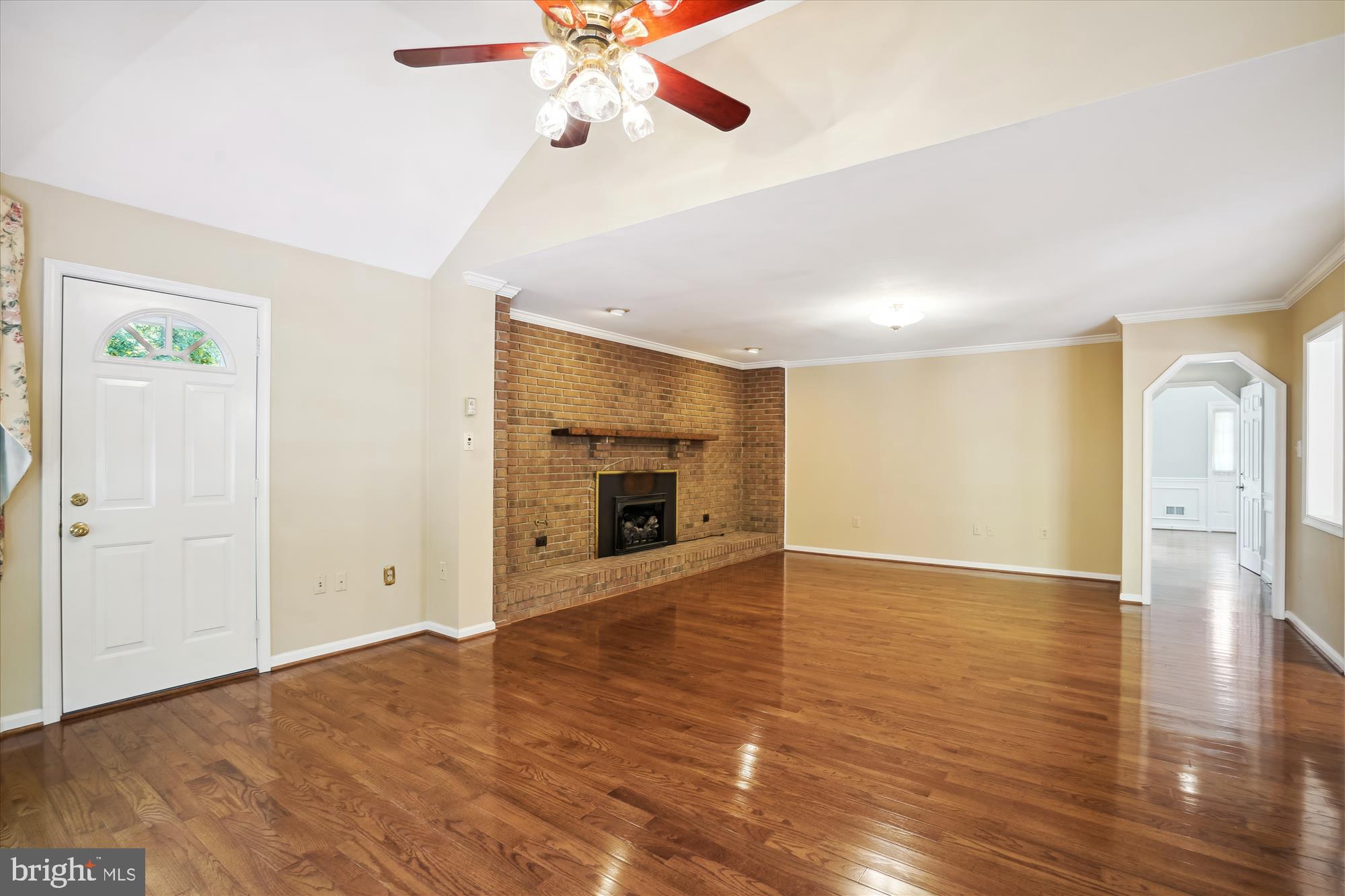 11689 Hollyview Dr