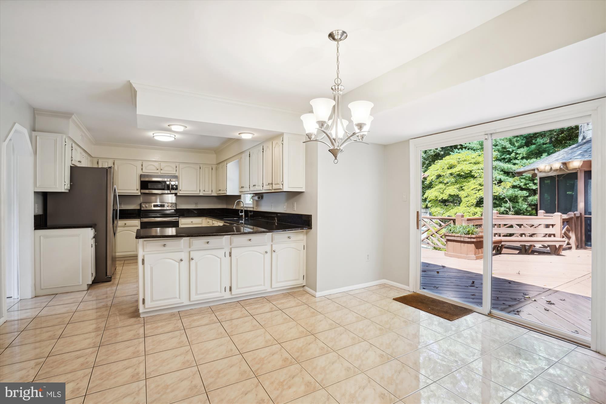 11689 Hollyview Dr