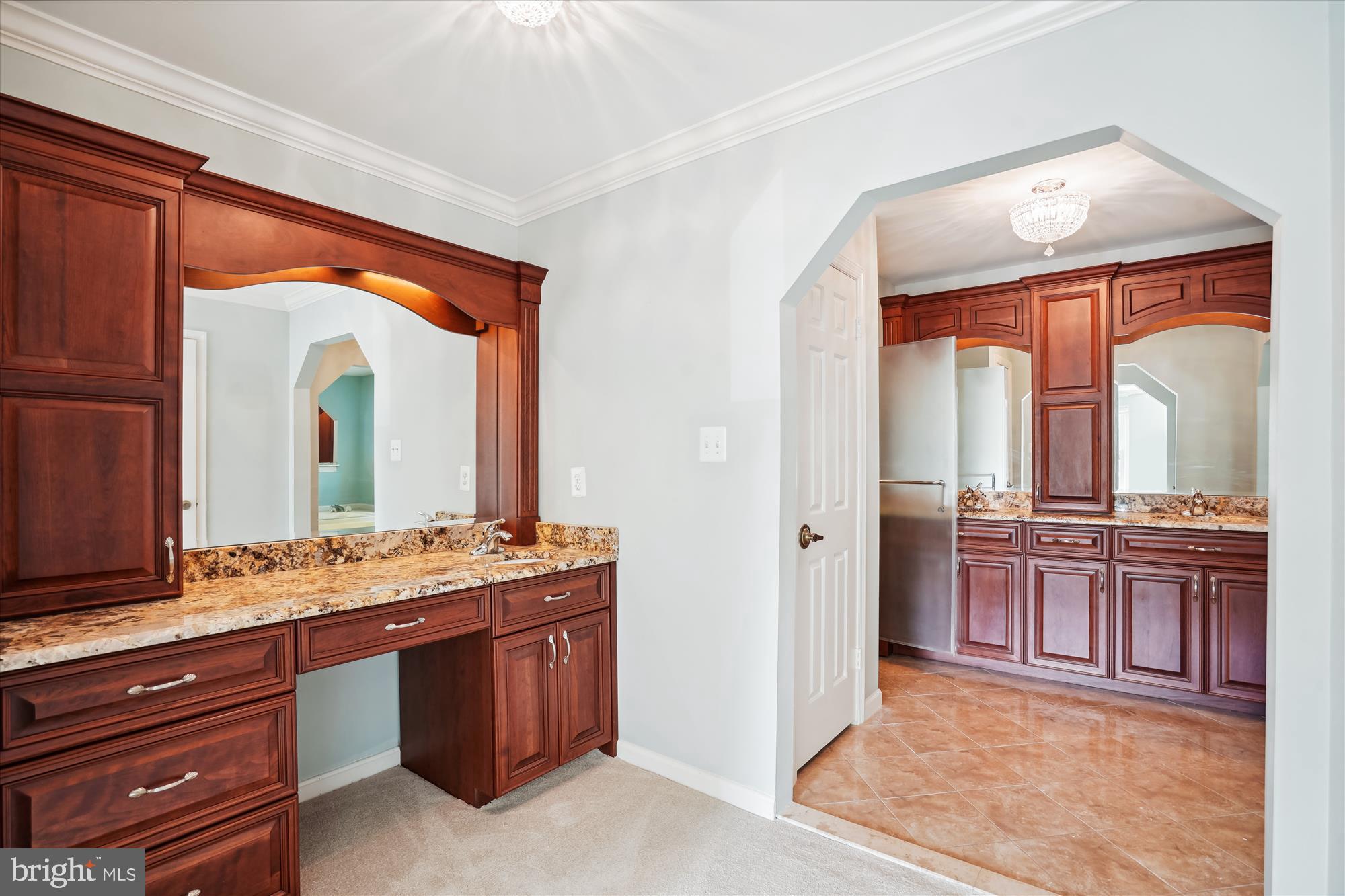 11689 Hollyview Dr