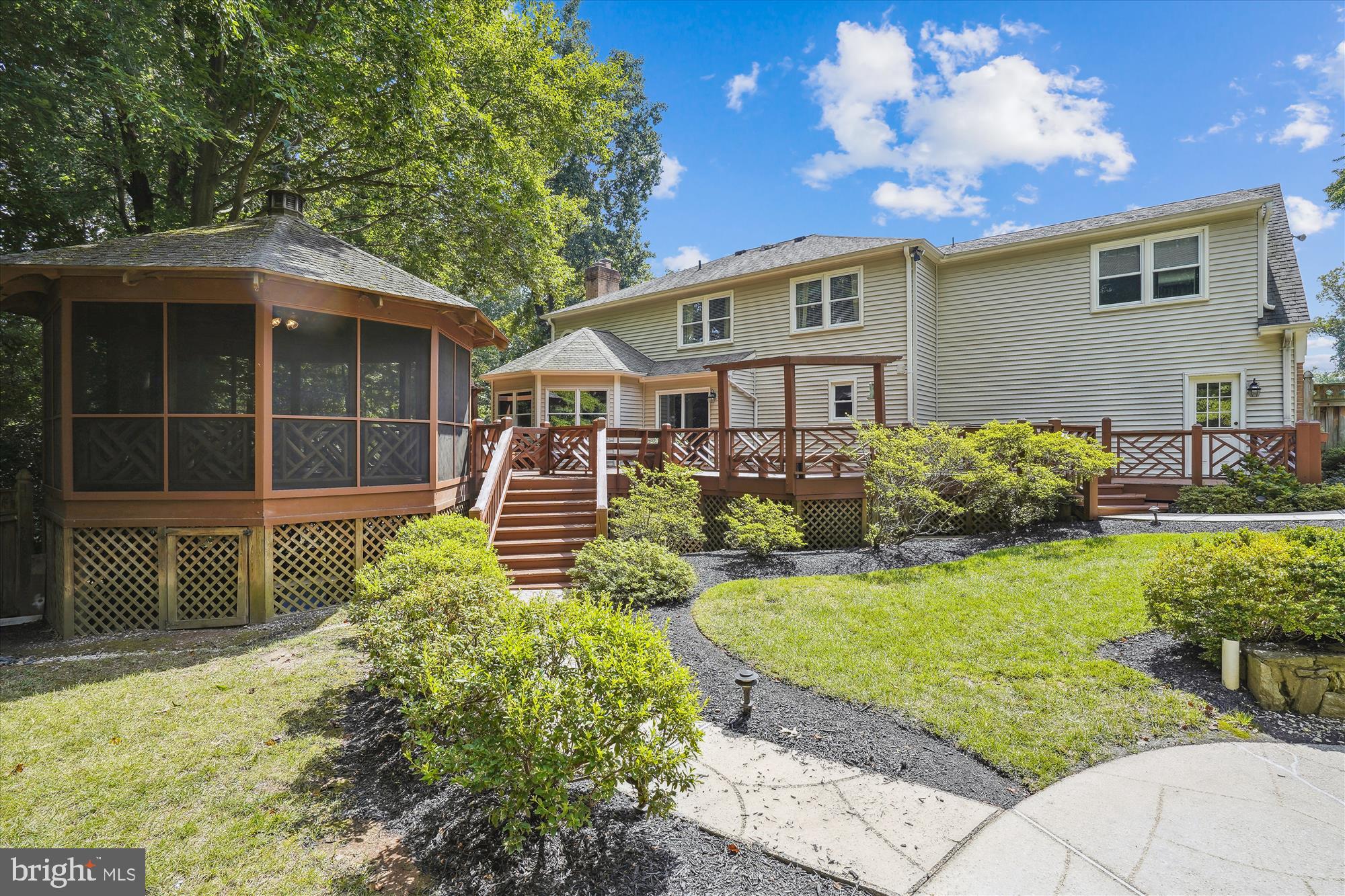 11689 Hollyview Dr
