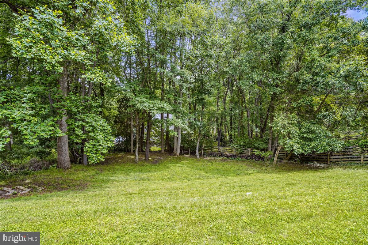 9708 LOCUST HILL DR