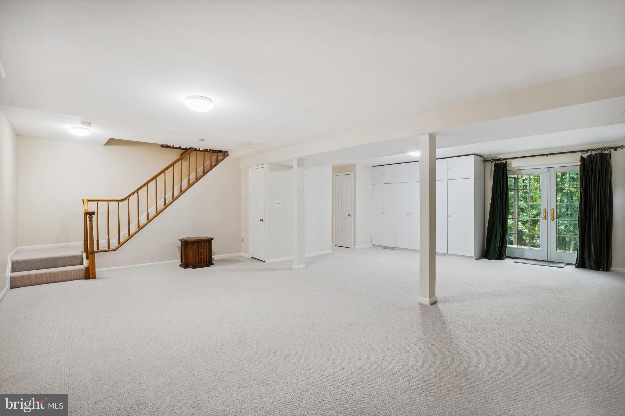 9708 LOCUST HILL DR