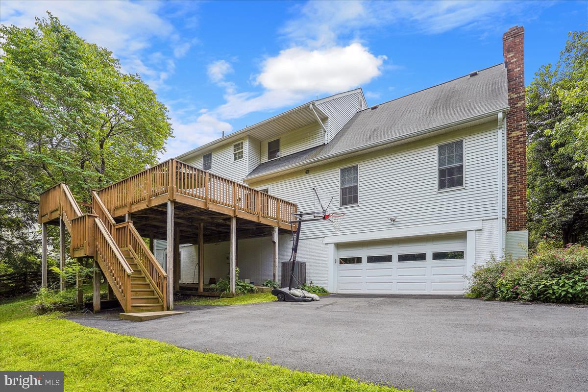9708 LOCUST HILL DR