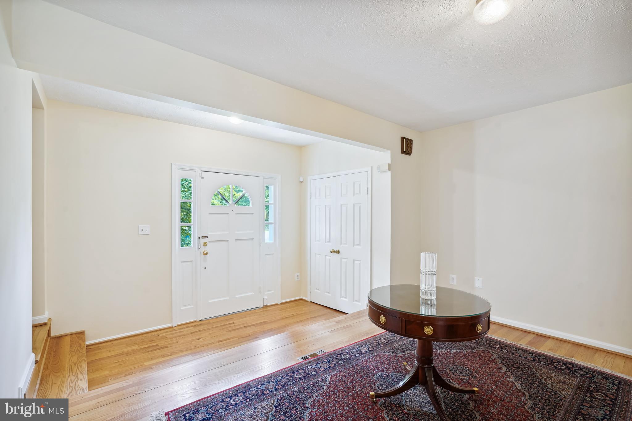 9708 LOCUST HILL DR