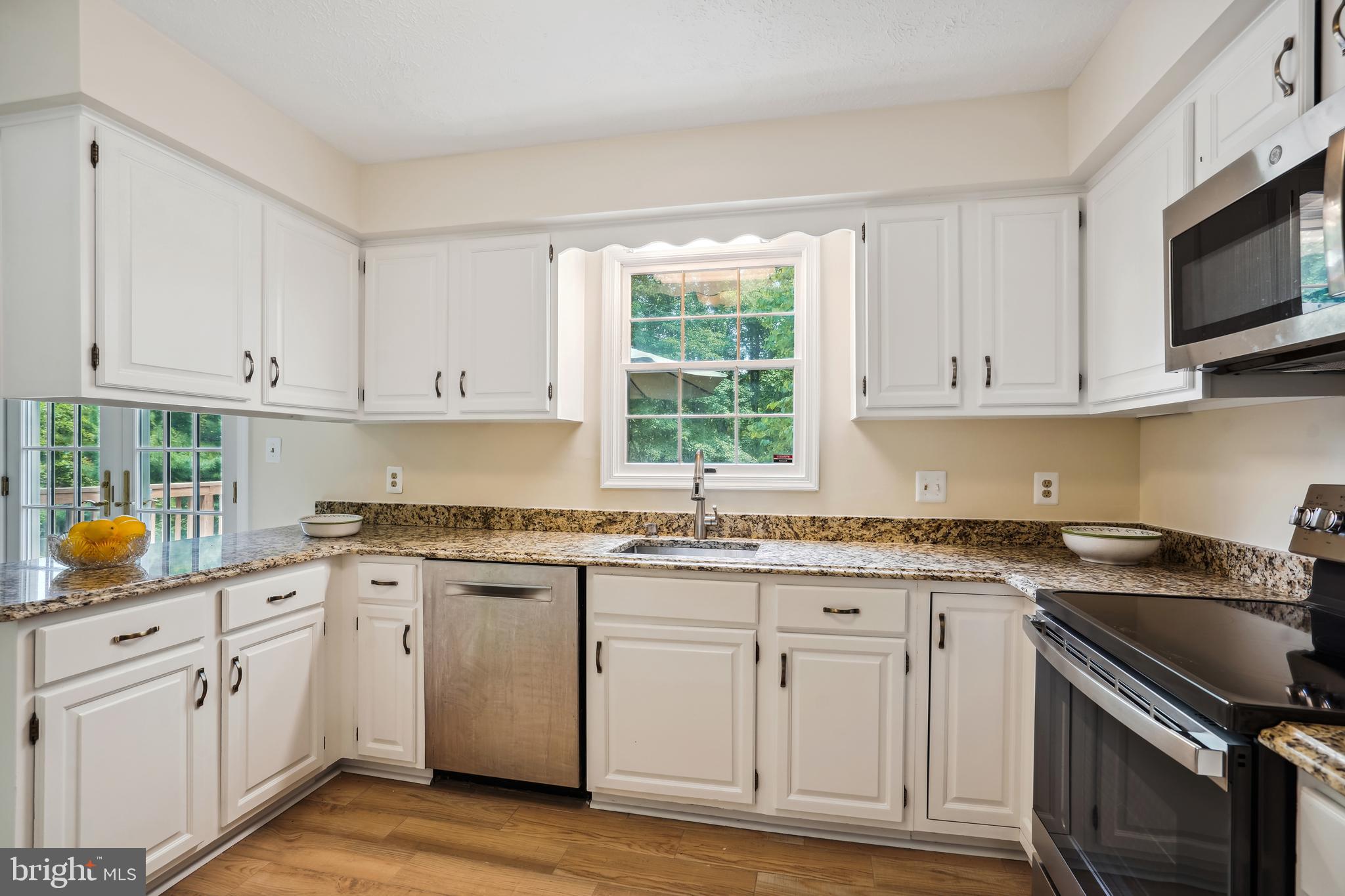 9708 LOCUST HILL DR