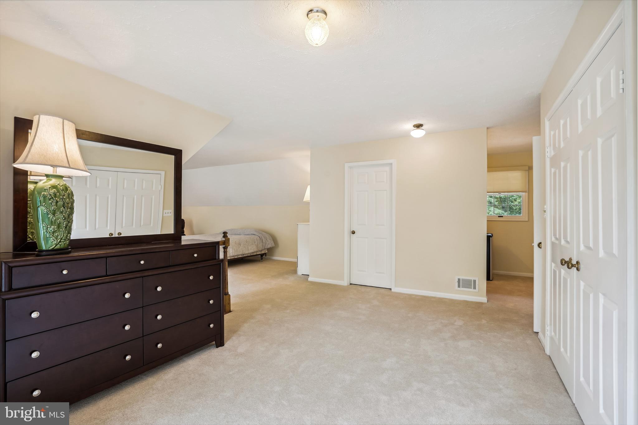 9708 LOCUST HILL DR