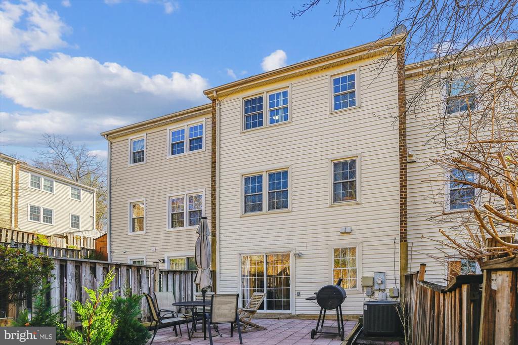 5046 Head Ct