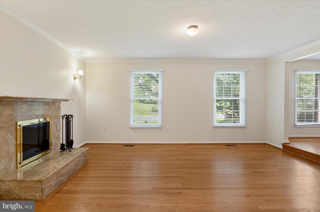 9708 LOCUST HILL DRIVE