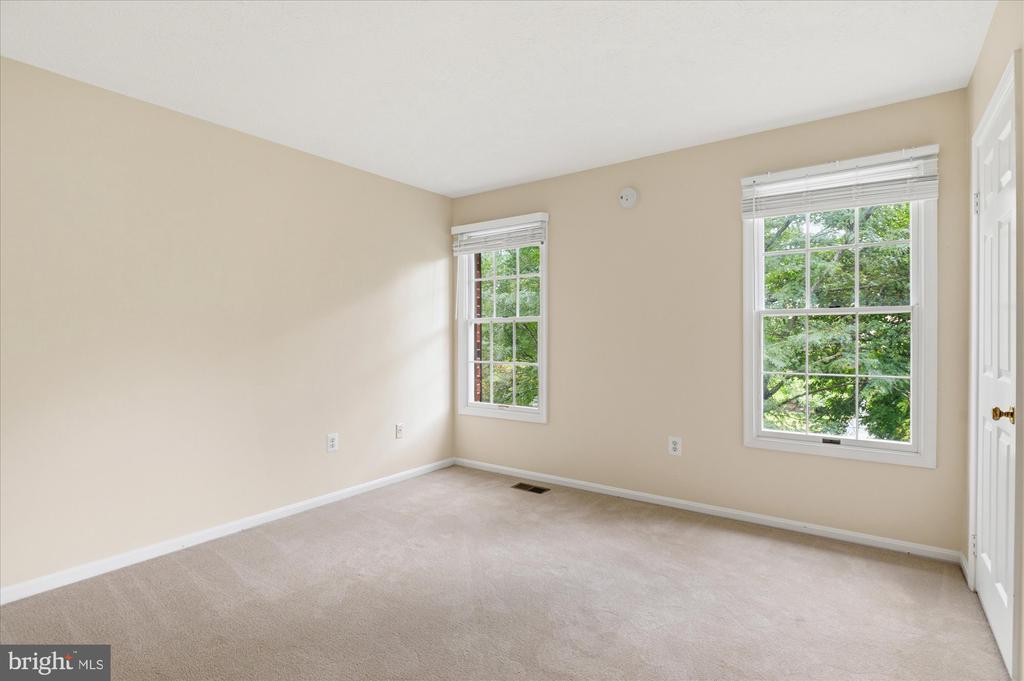 9708 LOCUST HILL DRIVE