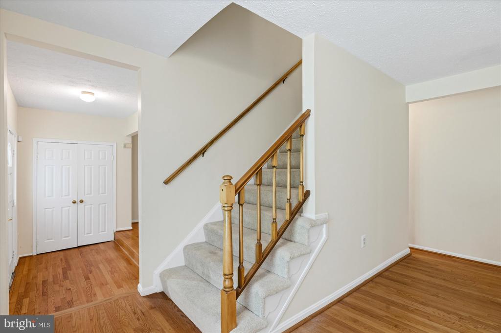 9708 LOCUST HILL DRIVE