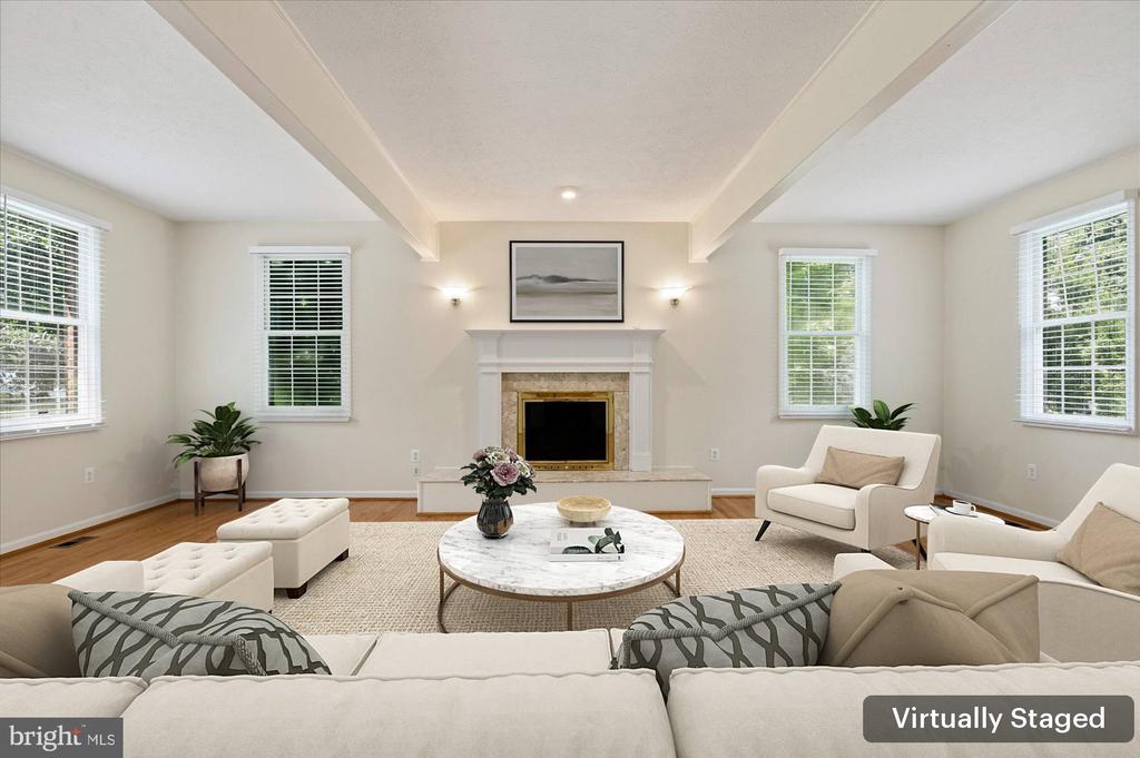 9708 LOCUST HILL DRIVE